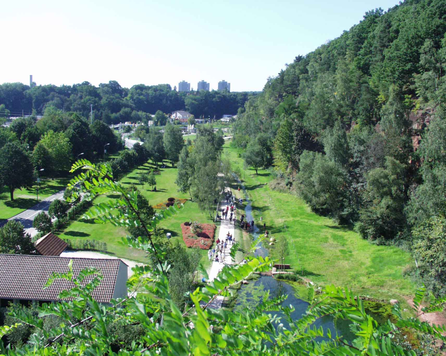 LanGartAuss_01.jpg (209722 Byte)